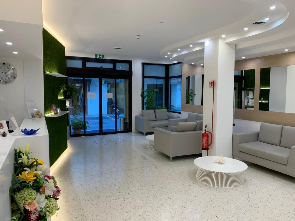 Hotel San Carlo Lignano Sabbiadoro Luaran gambar