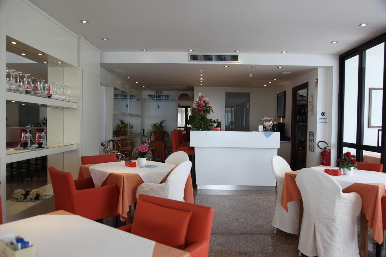 Hotel San Carlo Lignano Sabbiadoro Luaran gambar